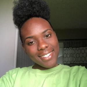 Meet your Posher, Desiree